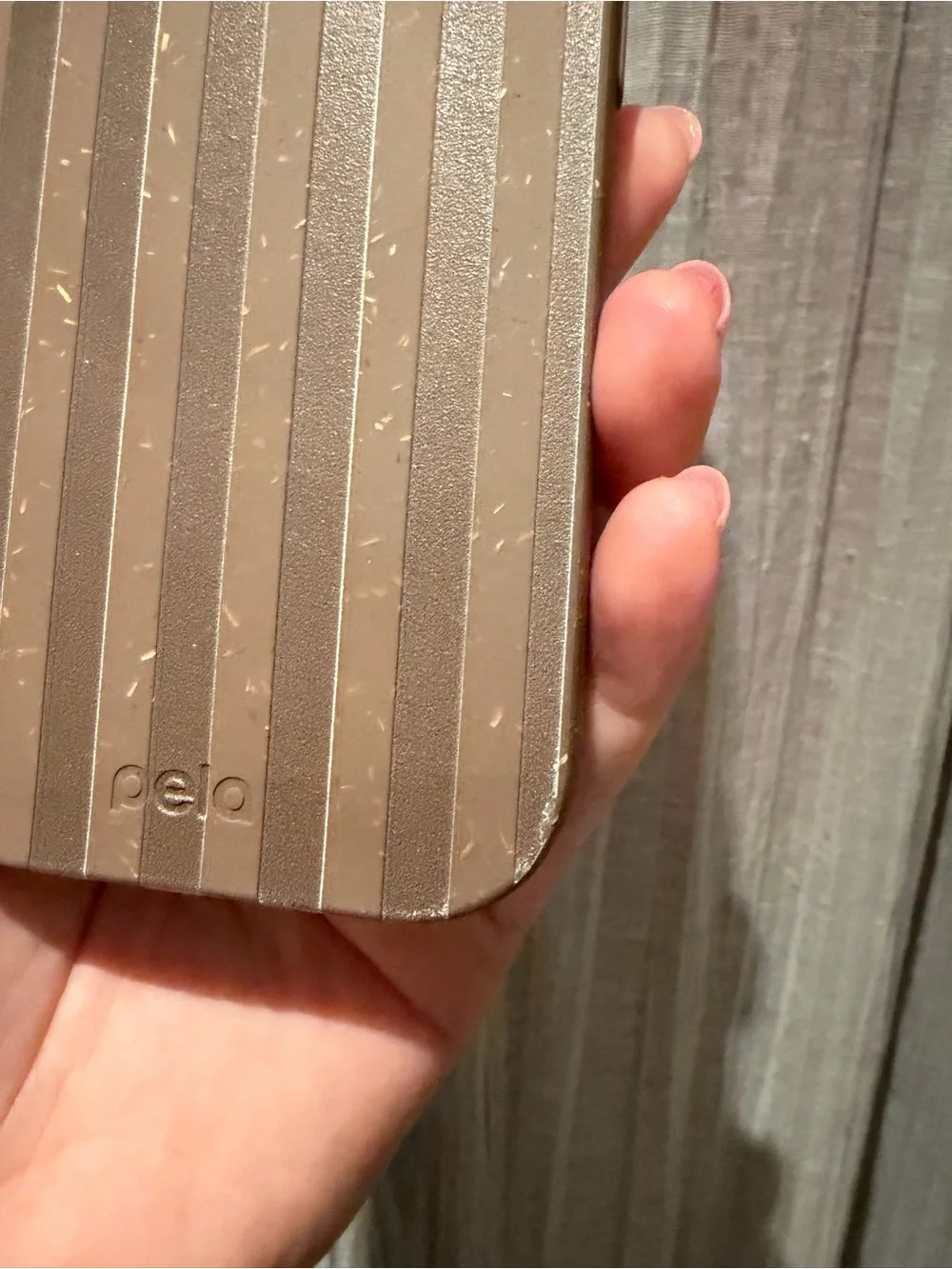 Pela brown striped